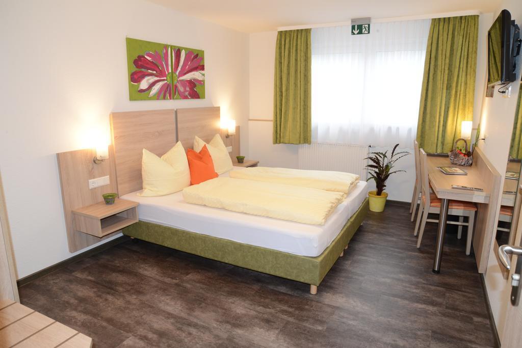 Hotel Wirtshaus am Treidelpfad Haßmersheim Zimmer foto
