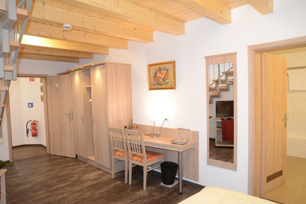 Hotel Wirtshaus am Treidelpfad Haßmersheim Zimmer foto