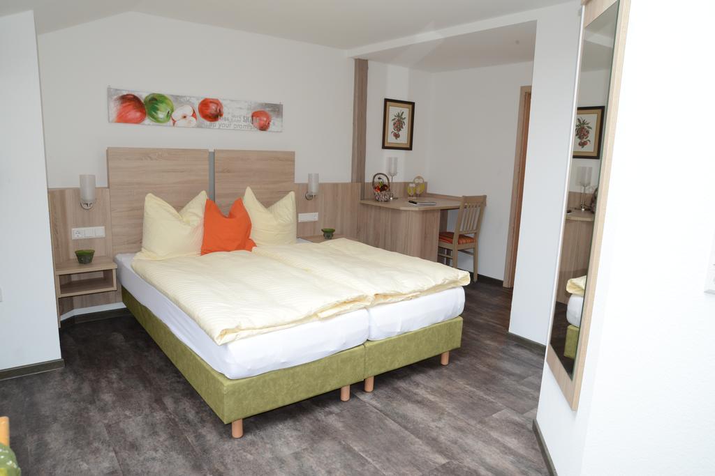 Hotel Wirtshaus am Treidelpfad Haßmersheim Zimmer foto